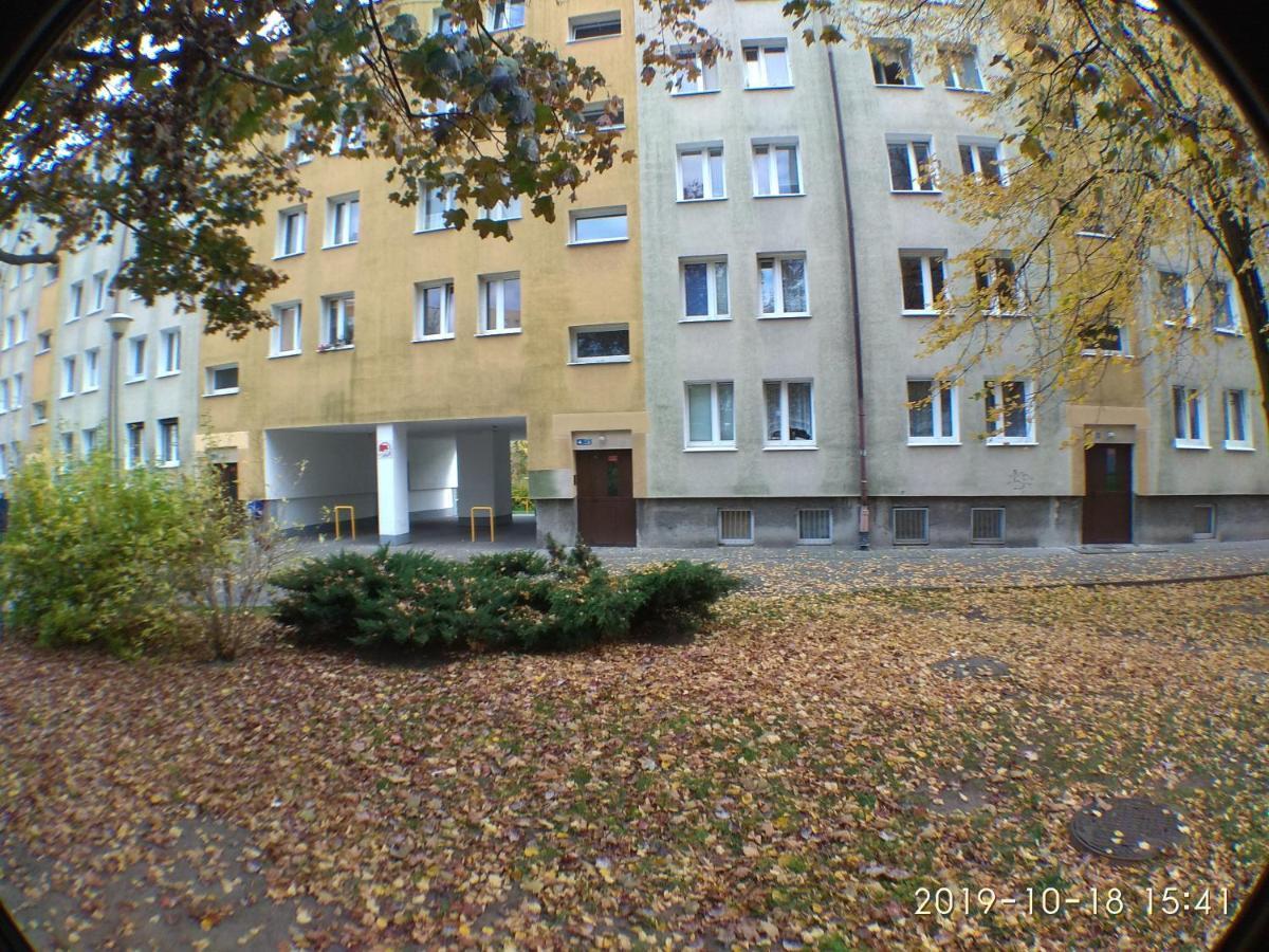 2120 Przyjazni 4 - Tanie Pokoje - Samodzielne Zameldowanie - Self Check In Poznań Exterior foto