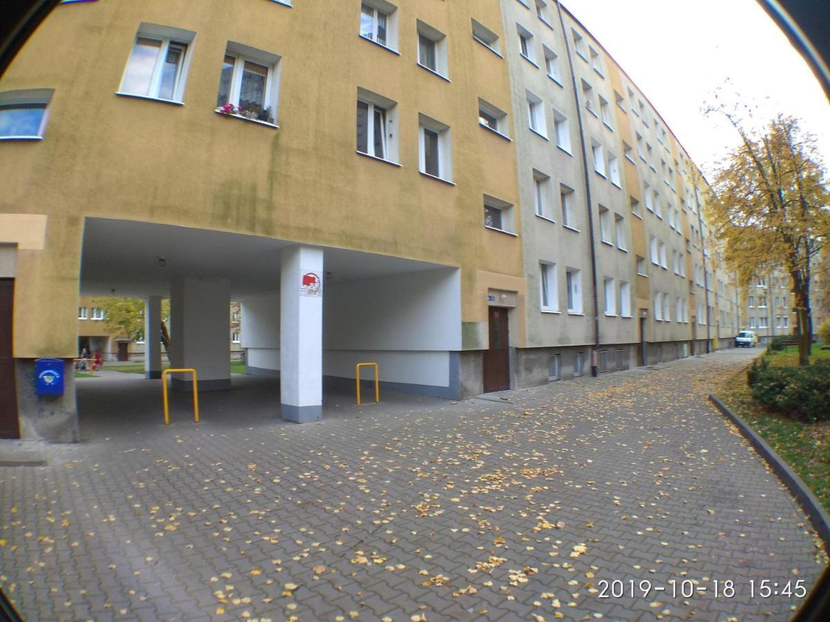 2120 Przyjazni 4 - Tanie Pokoje - Samodzielne Zameldowanie - Self Check In Poznań Exterior foto